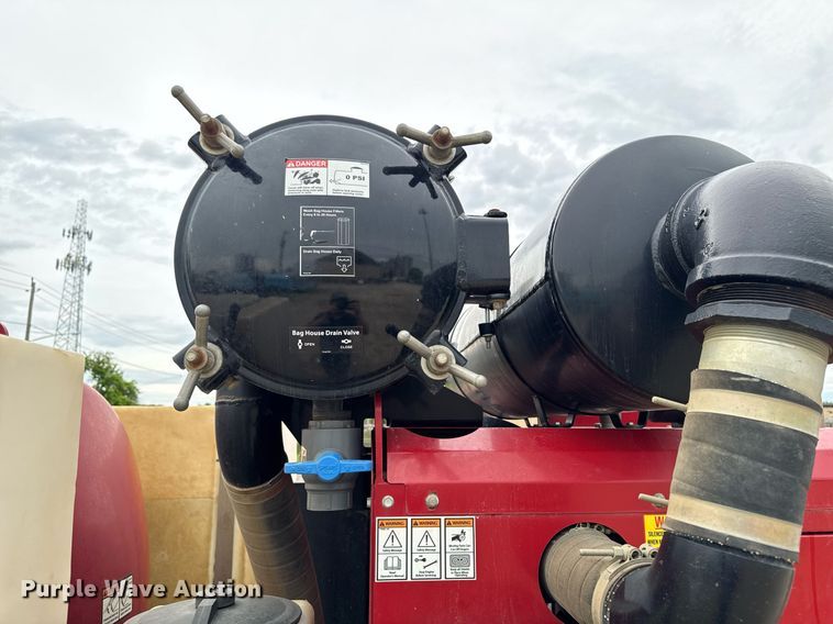 image for item EM2054 2021 Ring-O-Matic 850 HI CFM vacuum excavator