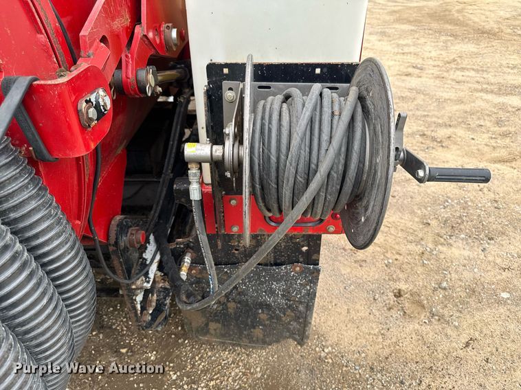 image for item EM2054 2021 Ring-O-Matic 850 HI CFM vacuum excavator