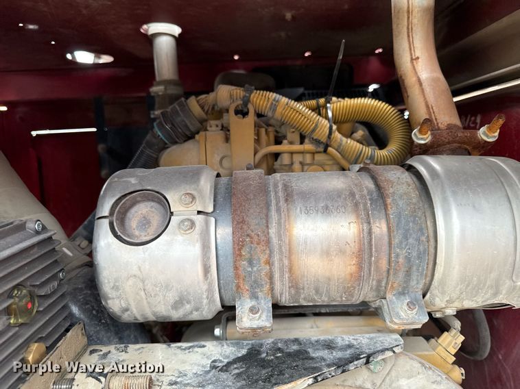 image for item EM2054 2021 Ring-O-Matic 850 HI CFM vacuum excavator