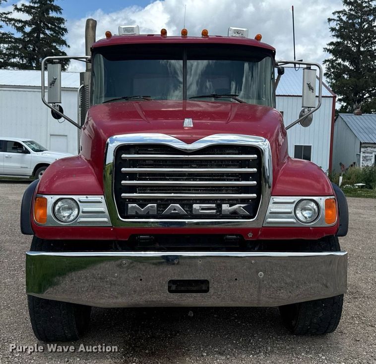 image for item EM2078 2007 Mack CV713 Granite dump truck