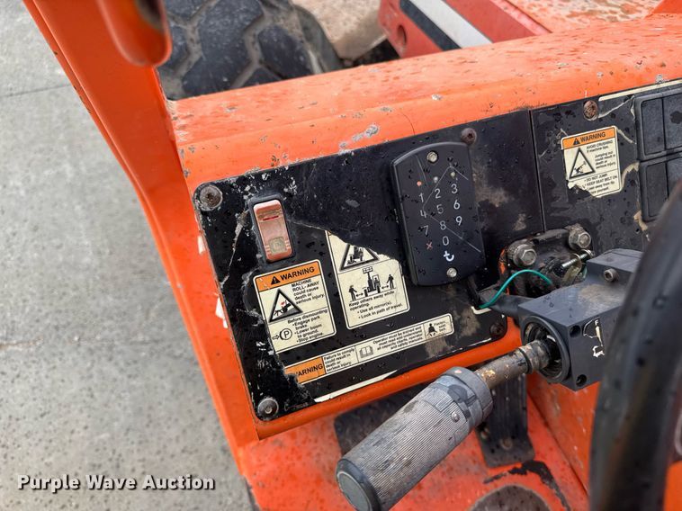image for item EM2086 2015 JLG 10054 telehandler