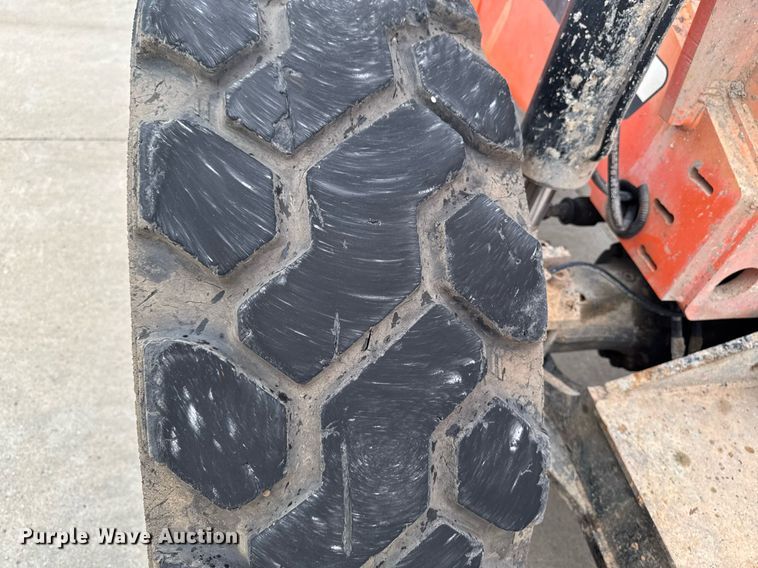 image for item EM2086 2015 JLG 10054 telehandler