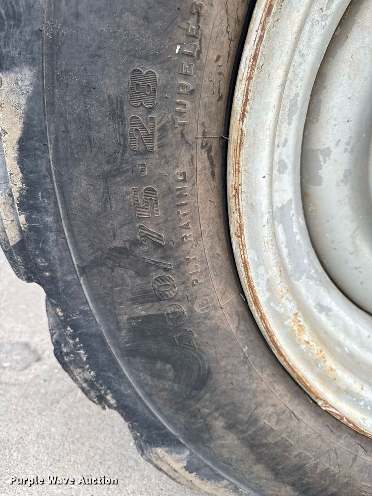 image for item EM2086 2015 JLG 10054 telehandler