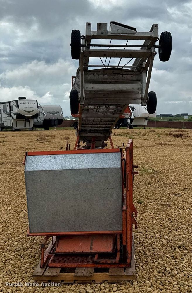 image for item EM2089 Bocker HD-36K construction lifts