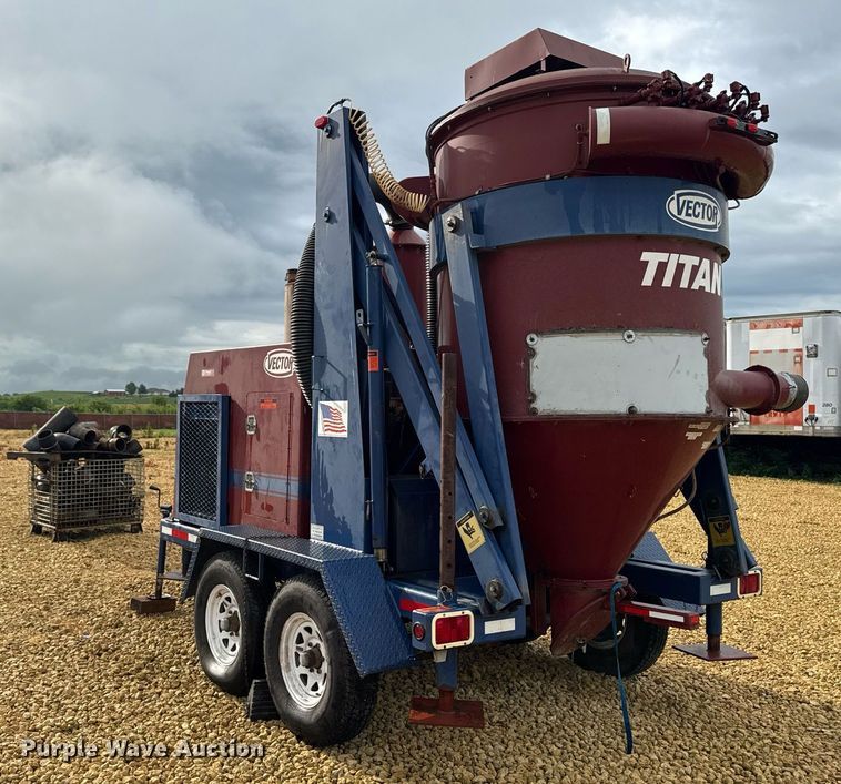 image for item EM2090 2001 Vector 07029 vacuum excavator