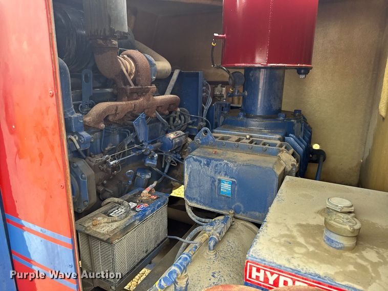 image for item EM2090 2001 Vector 07029 vacuum excavator