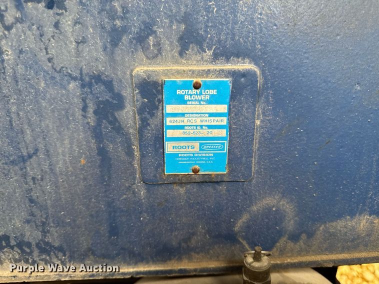 image for item EM2090 2001 Vector 07029 vacuum excavator