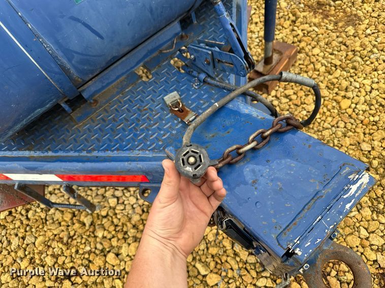 image for item EM2090 2001 Vector 07029 vacuum excavator