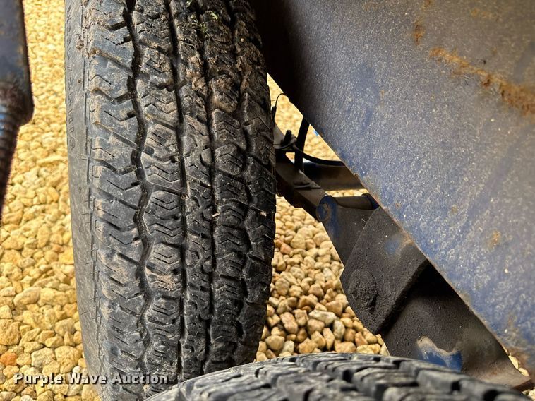 image for item EM2090 2001 Vector 07029 vacuum excavator