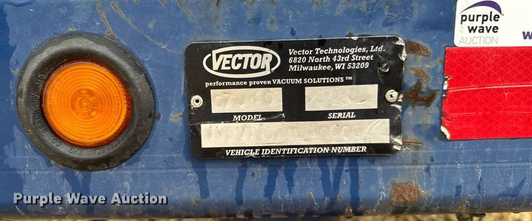 image for item EM2090 2001 Vector 07029 vacuum excavator