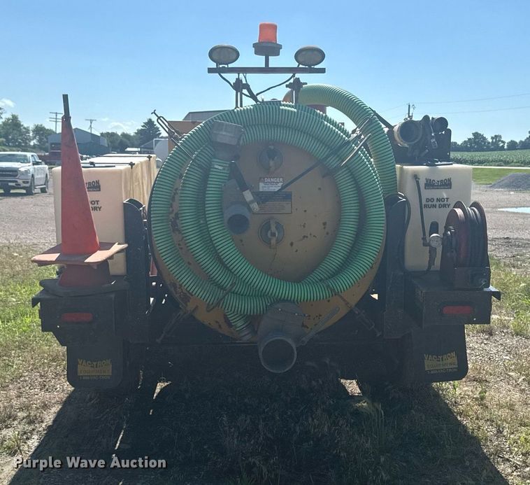 image for item EM2094 2001 Vermeer LP 555 SDT vacuum excavator