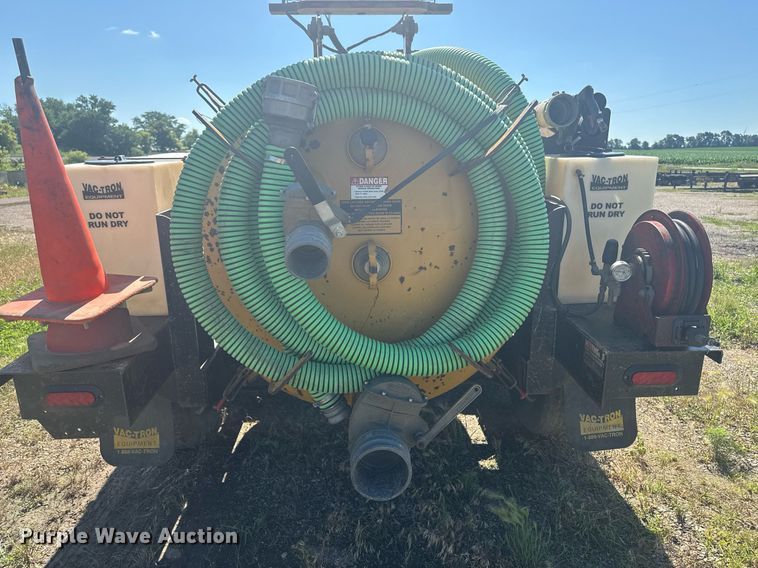 image for item EM2094 2001 Vermeer LP 555 SDT vacuum excavator