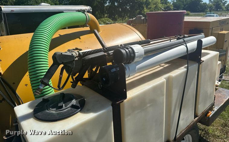 image for item EM2094 2001 Vermeer LP 555 SDT vacuum excavator