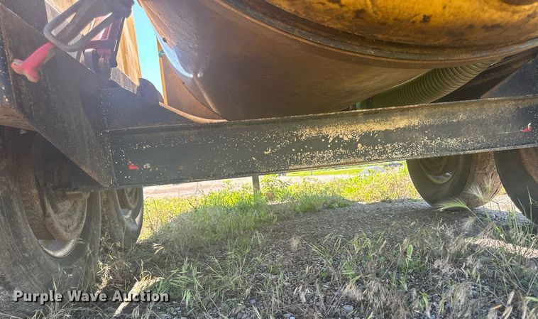 image for item EM2094 2001 Vermeer LP 555 SDT vacuum excavator