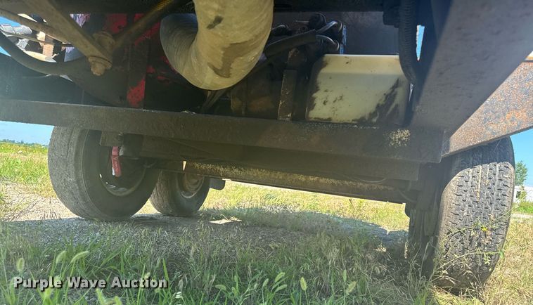 image for item EM2094 2001 Vermeer LP 555 SDT vacuum excavator