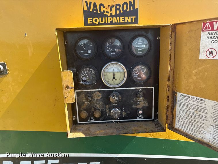 image for item EM2094 2001 Vermeer LP 555 SDT vacuum excavator