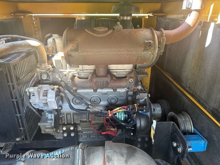 image for item EM2094 2001 Vermeer LP 555 SDT vacuum excavator