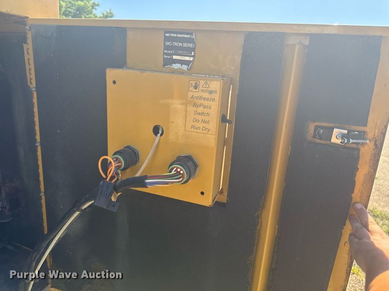 image for item EM2094 2001 Vermeer LP 555 SDT vacuum excavator