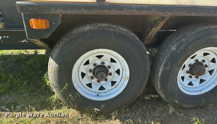 image for item EM2094 2001 Vermeer LP 555 SDT vacuum excavator