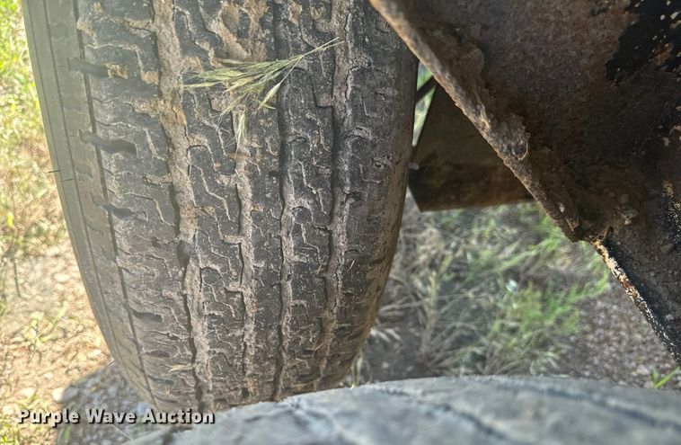 image for item EM2094 2001 Vermeer LP 555 SDT vacuum excavator