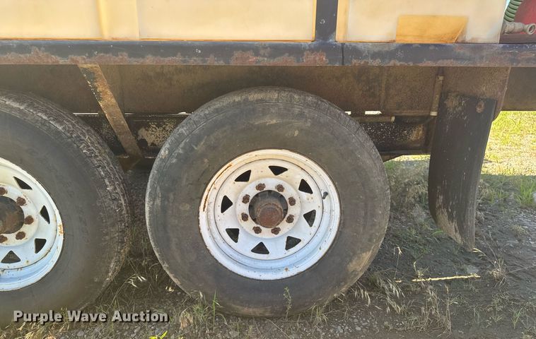 image for item EM2094 2001 Vermeer LP 555 SDT vacuum excavator