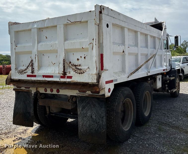 image for item EM2604 2000 Mack CH613 dump truck