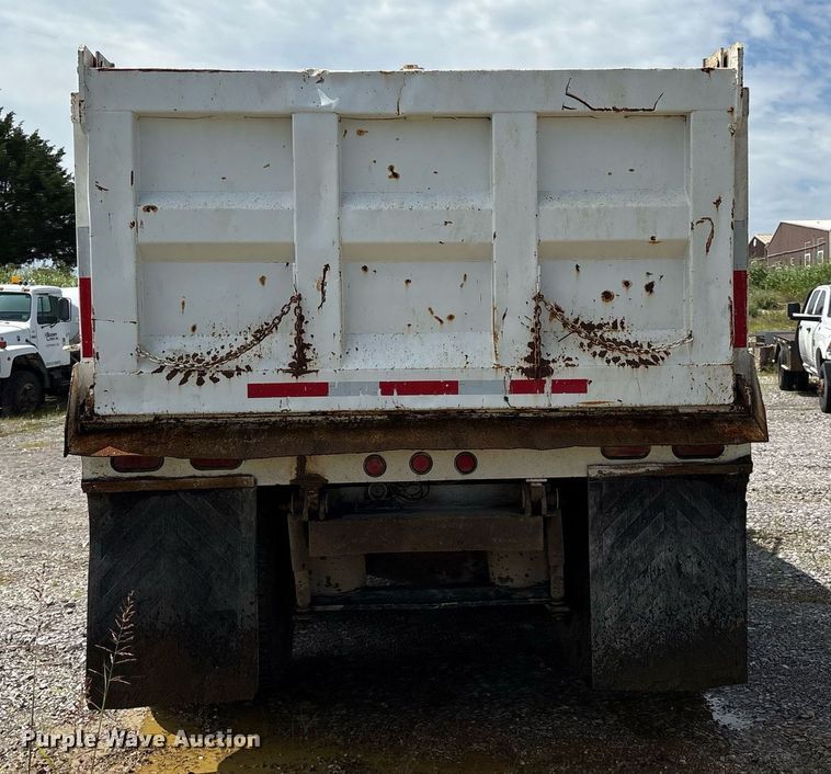 image for item EM2604 2000 Mack CH613 dump truck