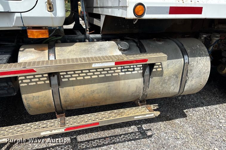 image for item EM2604 2000 Mack CH613 dump truck