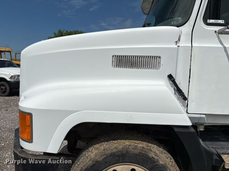 image for item EM2604 2000 Mack CH613 dump truck