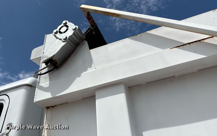 image for item EM2604 2000 Mack CH613 dump truck