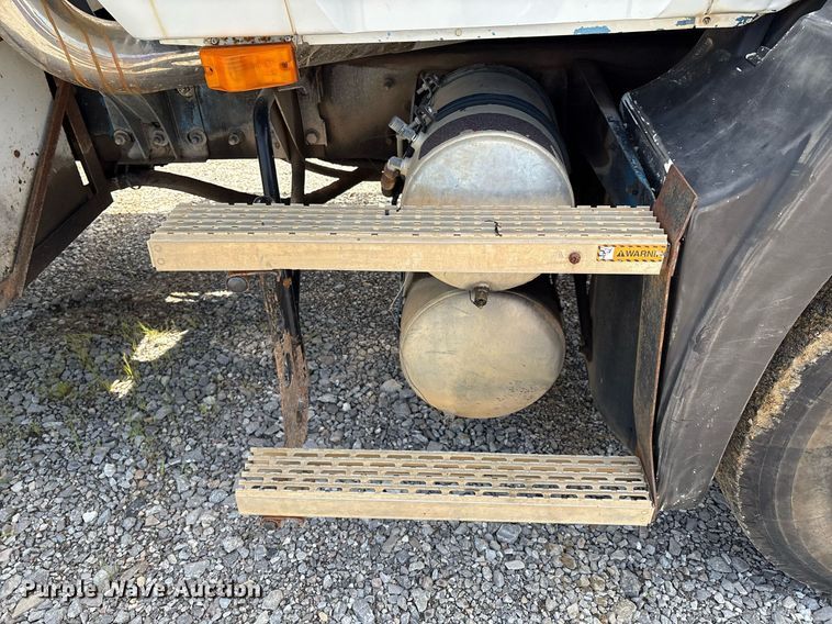 image for item EM2604 2000 Mack CH613 dump truck