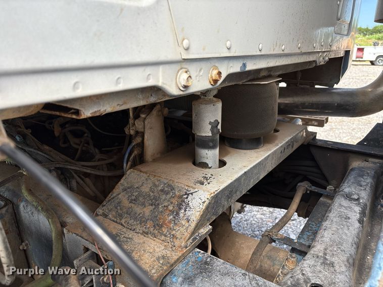 image for item EM2604 2000 Mack CH613 dump truck