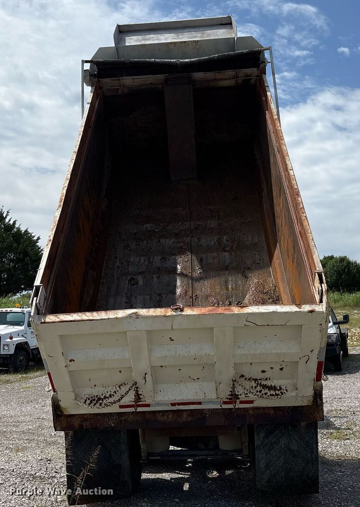 image for item EM2604 2000 Mack CH613 dump truck