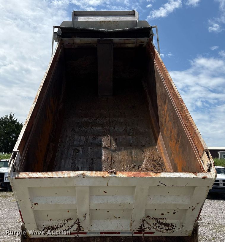 image for item EM2604 2000 Mack CH613 dump truck