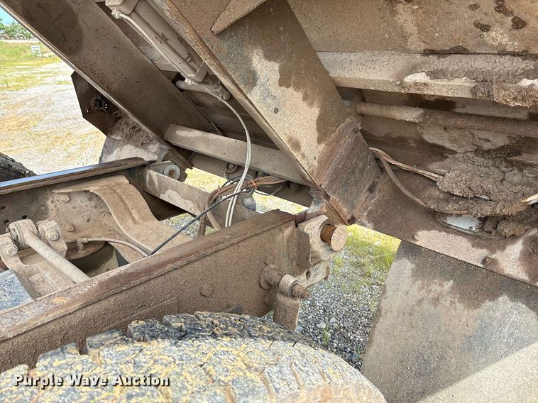 image for item EM2604 2000 Mack CH613 dump truck