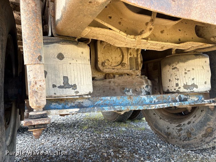 image for item EM2604 2000 Mack CH613 dump truck