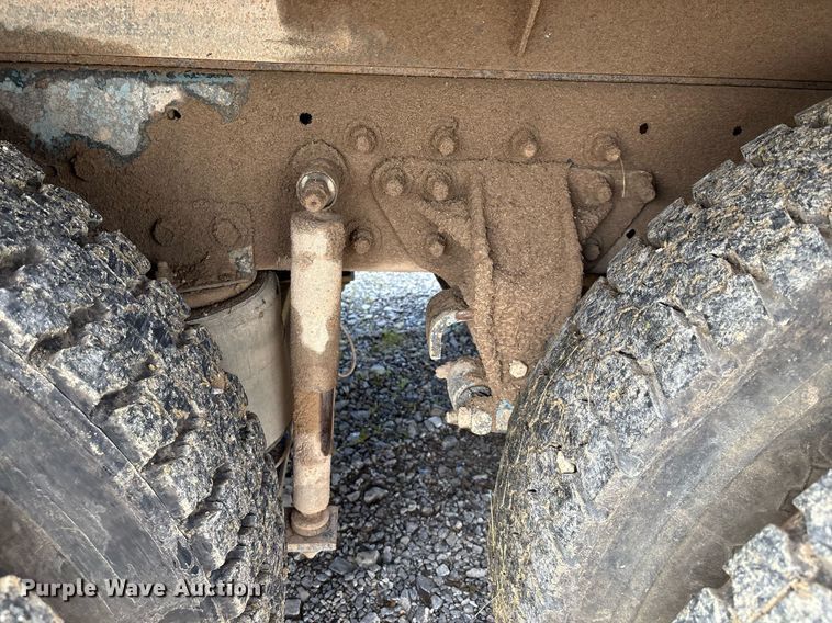 image for item EM2604 2000 Mack CH613 dump truck