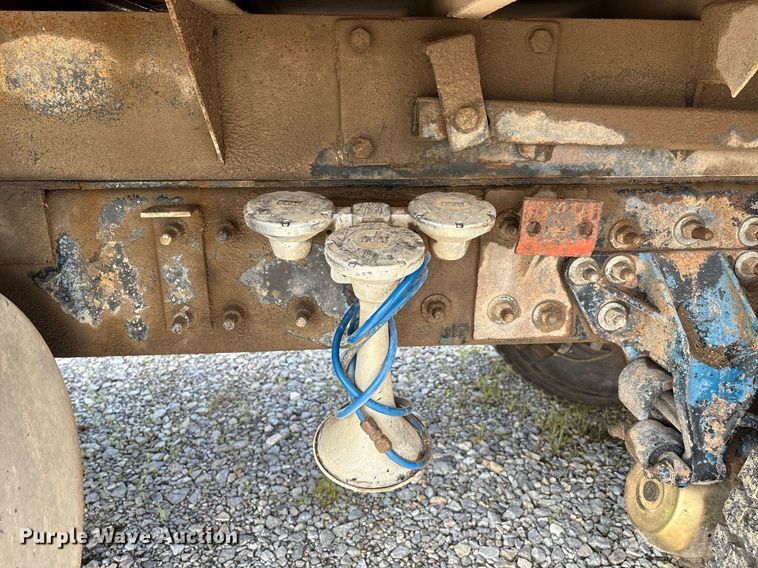 image for item EM2604 2000 Mack CH613 dump truck