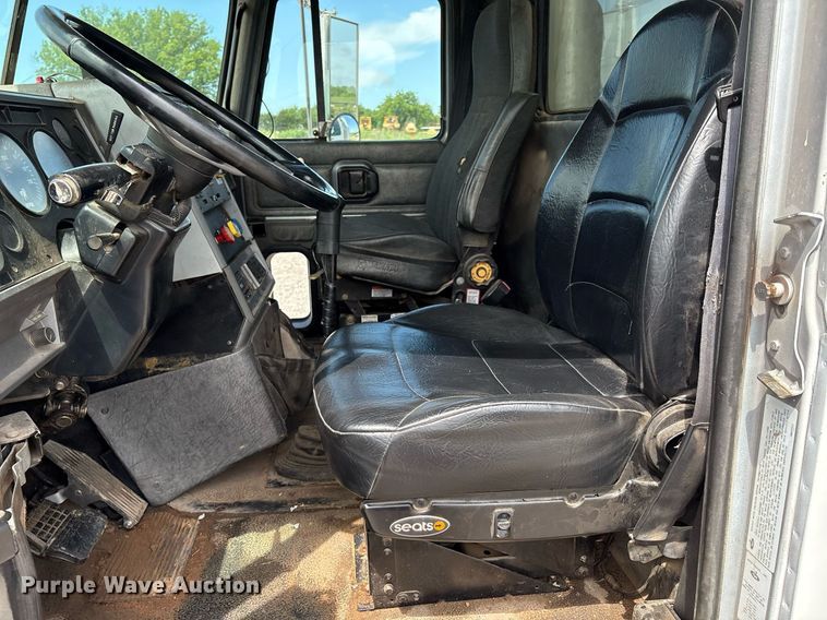 image for item EM2604 2000 Mack CH613 dump truck