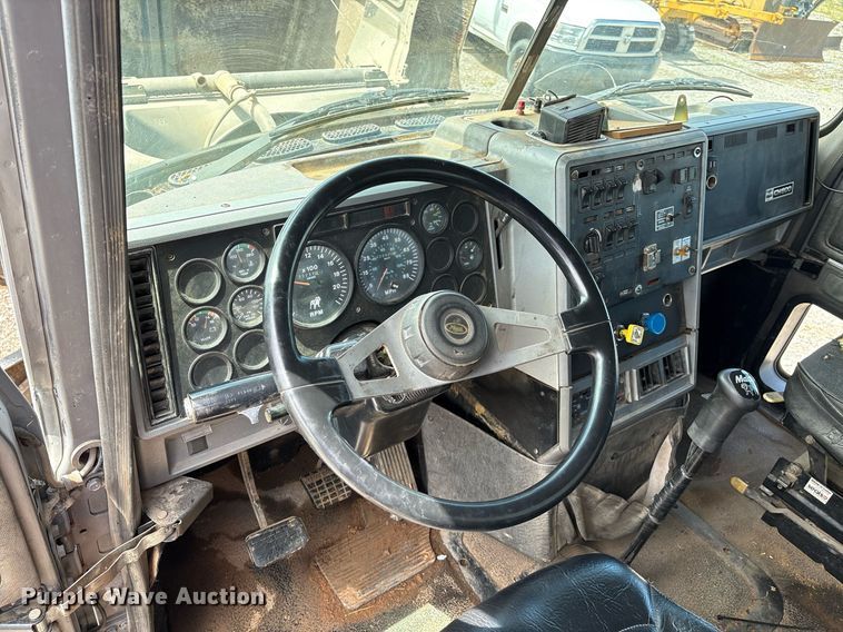 image for item EM2604 2000 Mack CH613 dump truck