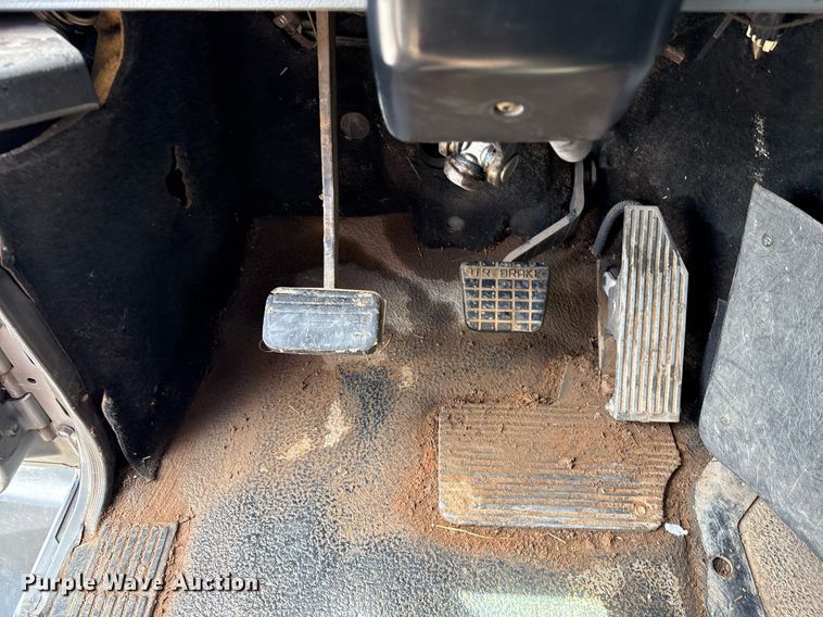 image for item EM2604 2000 Mack CH613 dump truck