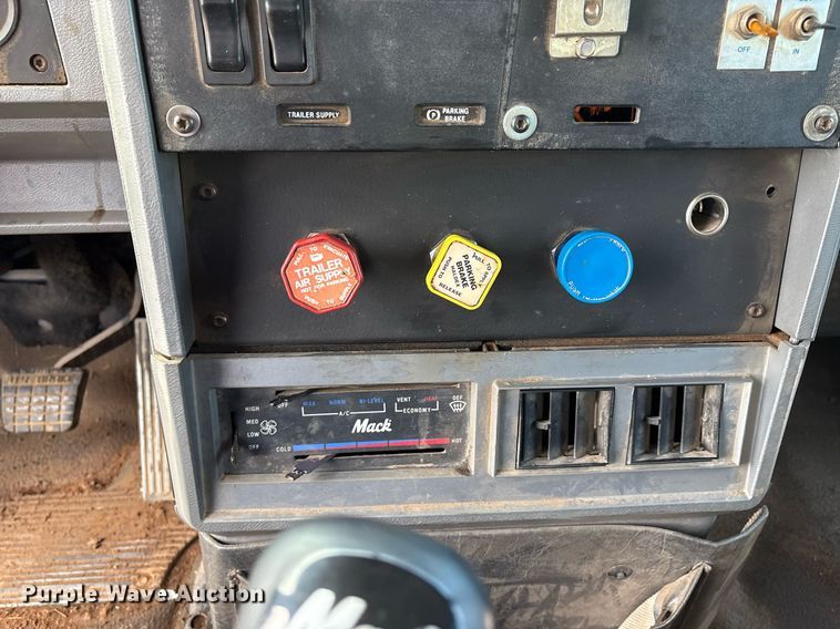 image for item EM2604 2000 Mack CH613 dump truck