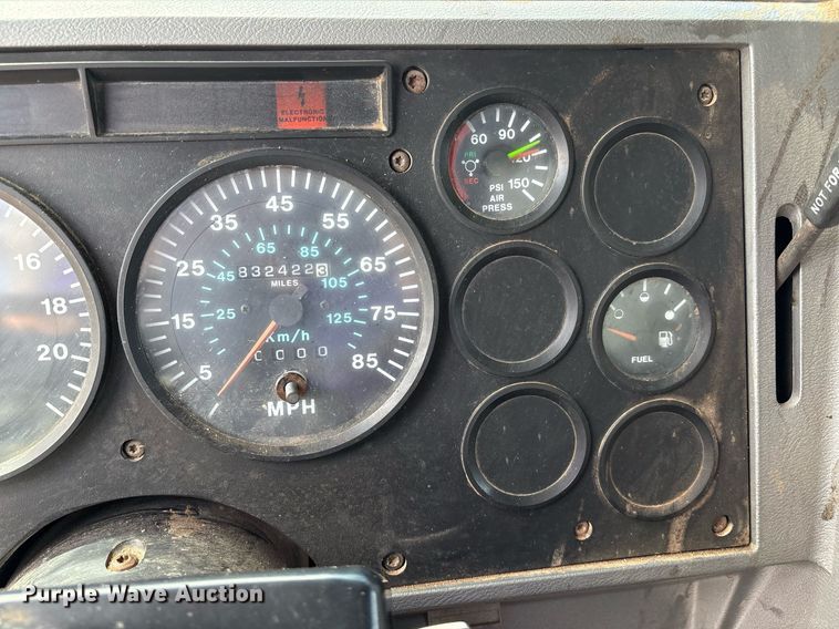 image for item EM2604 2000 Mack CH613 dump truck