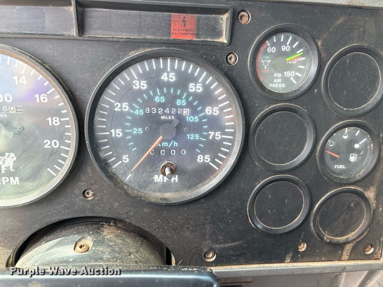 image for item EM2604 2000 Mack CH613 dump truck