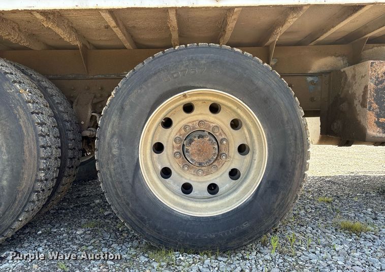 image for item EM2604 2000 Mack CH613 dump truck