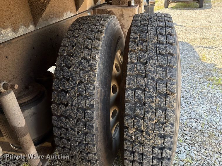 image for item EM2604 2000 Mack CH613 dump truck