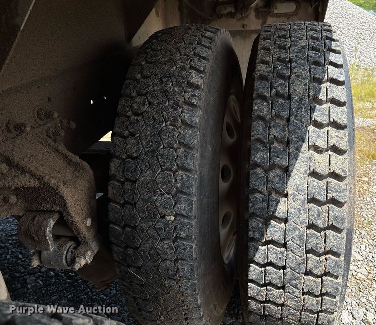 image for item EM2604 2000 Mack CH613 dump truck