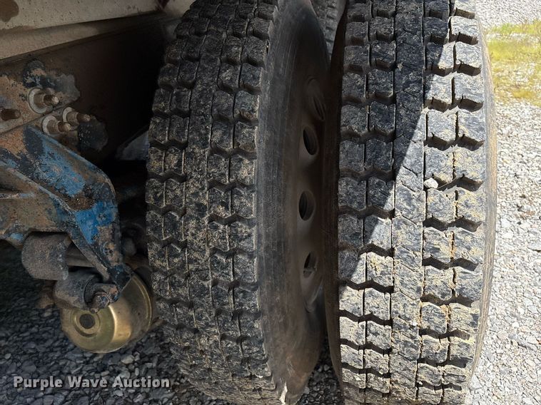 image for item EM2604 2000 Mack CH613 dump truck