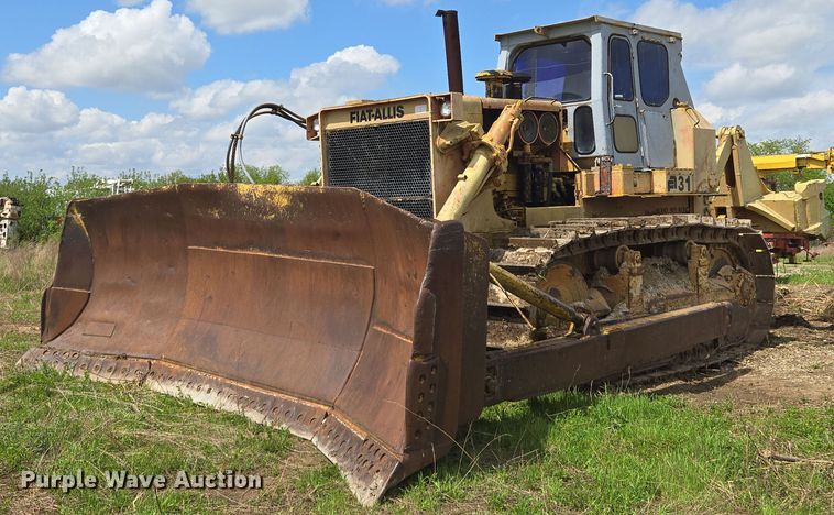 image for item EM7244 1977 Fiat-Allis 31 dozer