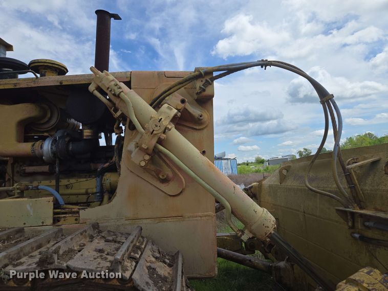 image for item EM7244 1977 Fiat-Allis 31 dozer